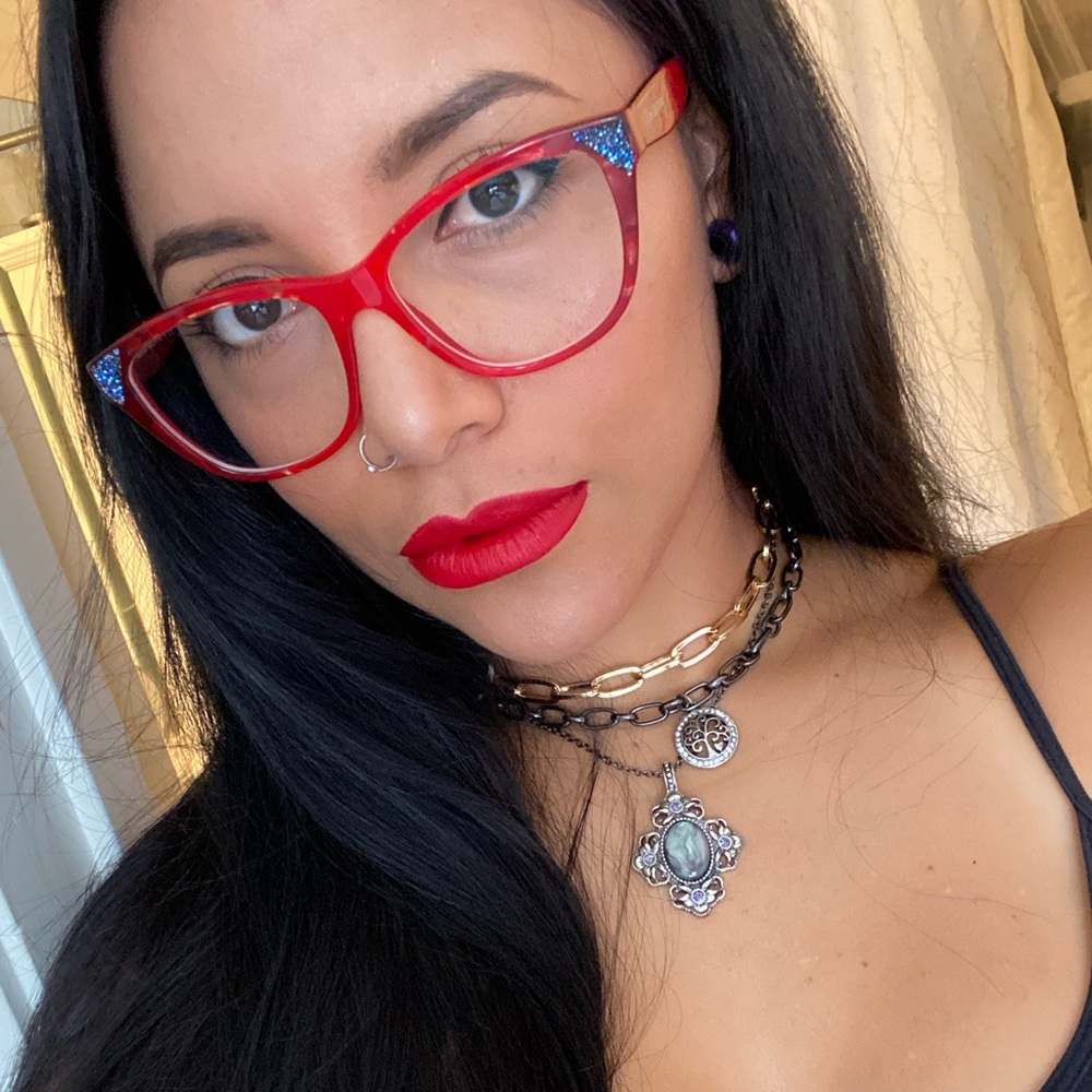 Meet your Posher, Daniela